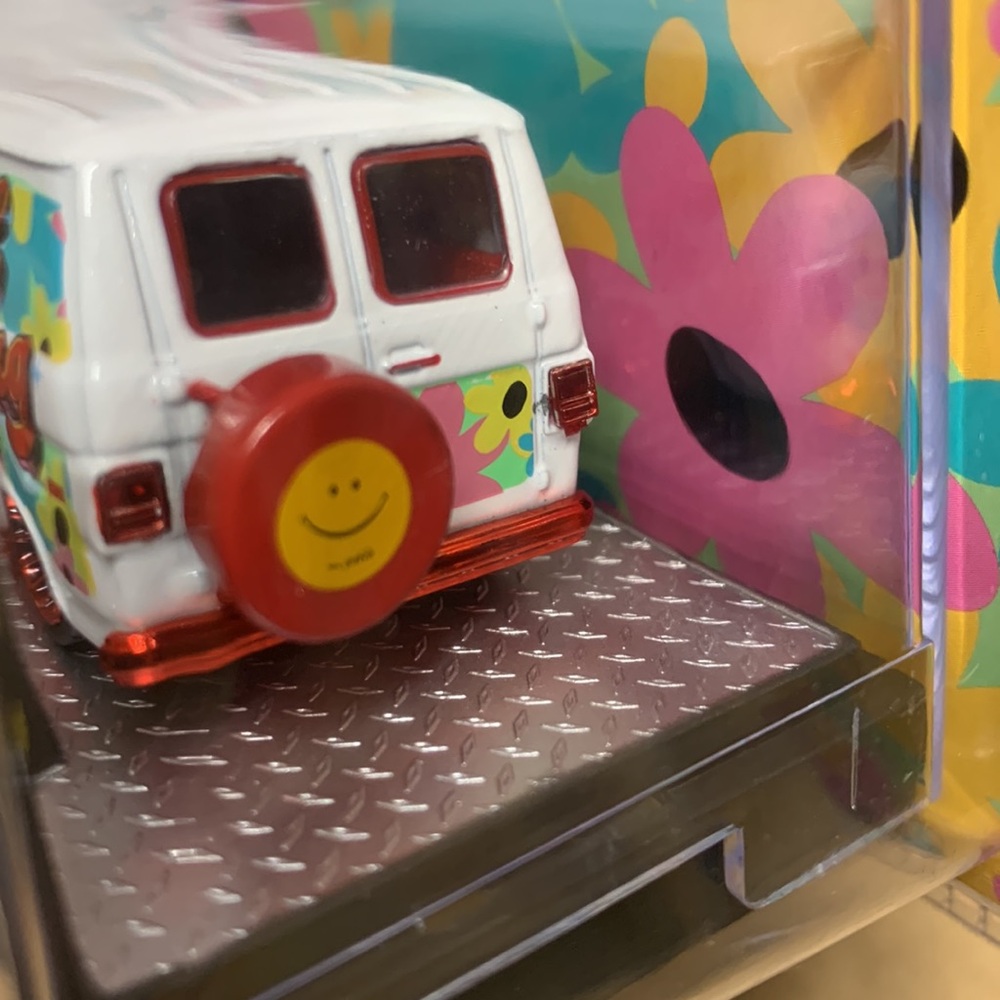 Coca Cola 1971 Chevrolet Van G10 M2 Machines Chase - Picture 5 of 10